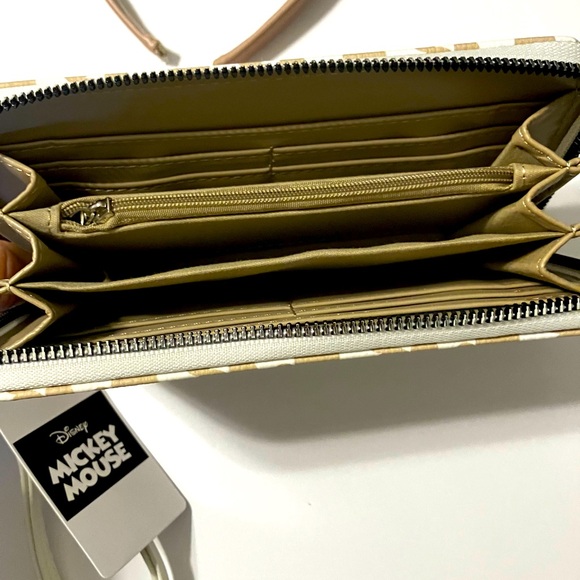 Disney Vinyl Minnie Headband Ears and Matching Wallet/Wristlet - Picture 3 of 3